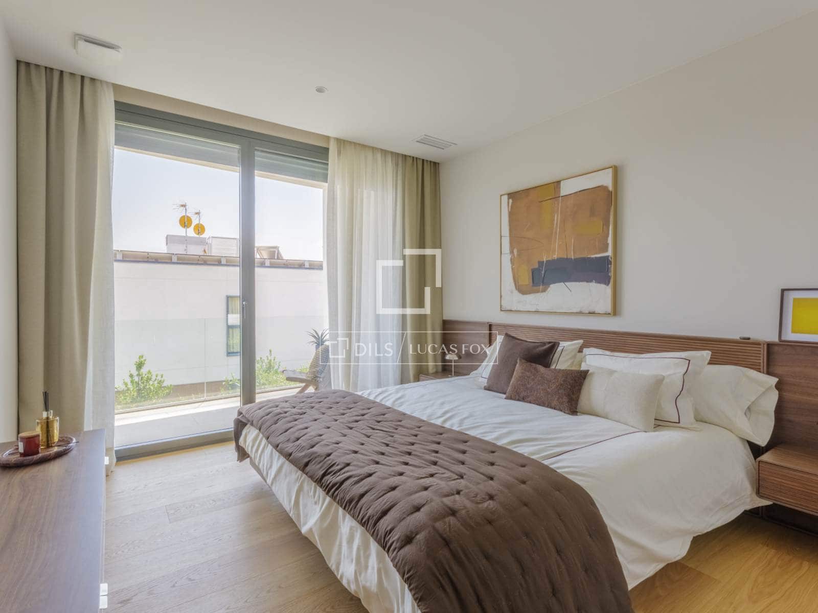 5 bedroom Villa for sale in Madrid city with pool garage - € 2,600,000 (Ref: 9950320)