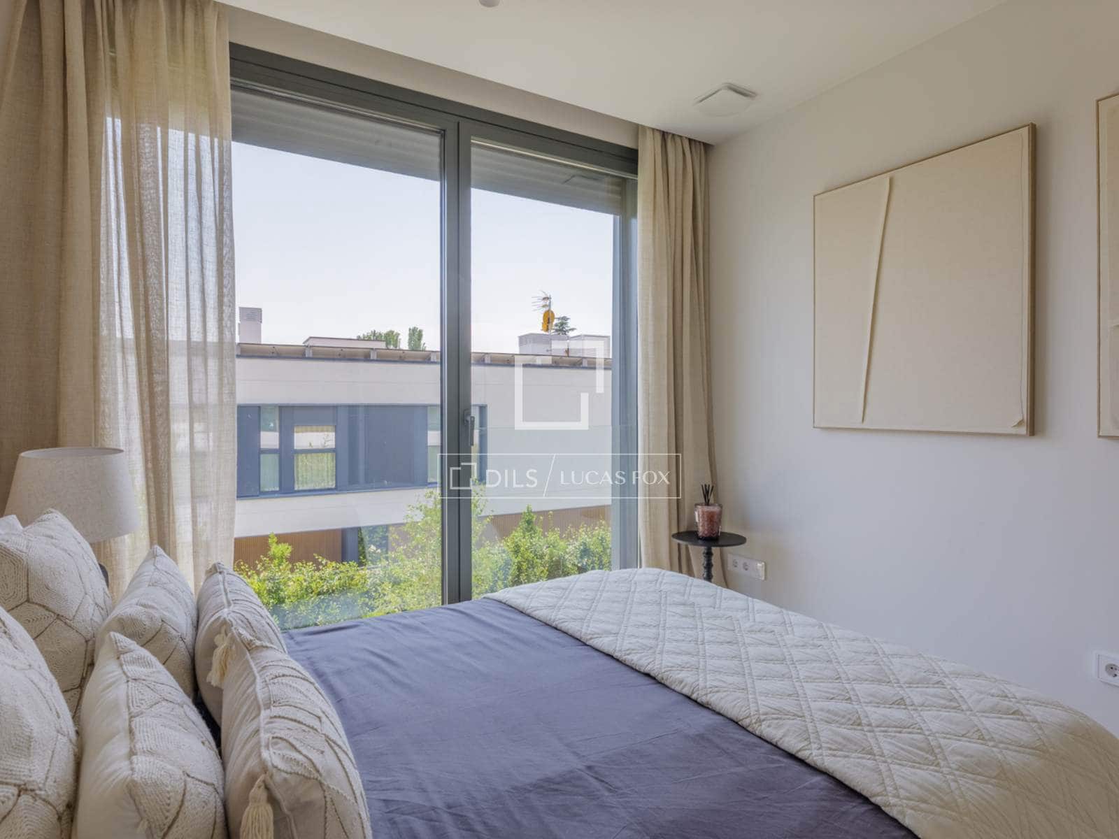 5 bedroom Villa for sale in Madrid city with pool garage - € 2,600,000 (Ref: 9950320)