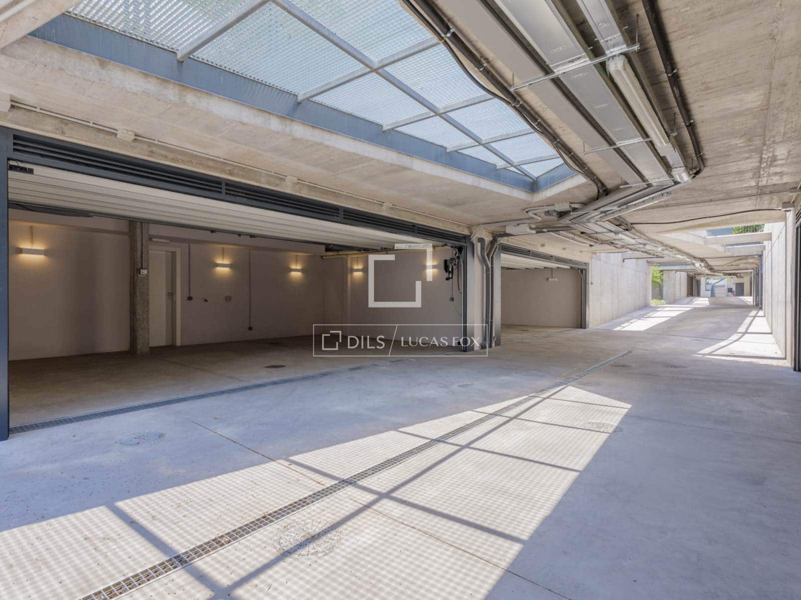 5 bedroom Villa for sale in Madrid city with pool garage - € 2,600,000 (Ref: 9950320)