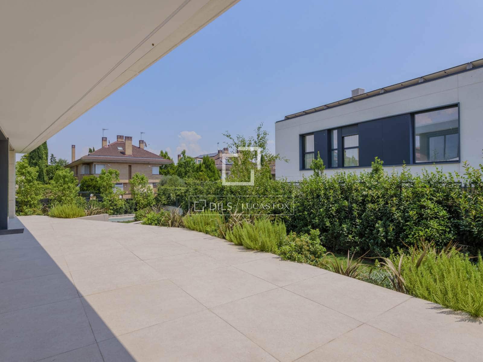 5 bedroom Villa for sale in Madrid city with pool garage - € 2,600,000 (Ref: 9950320)