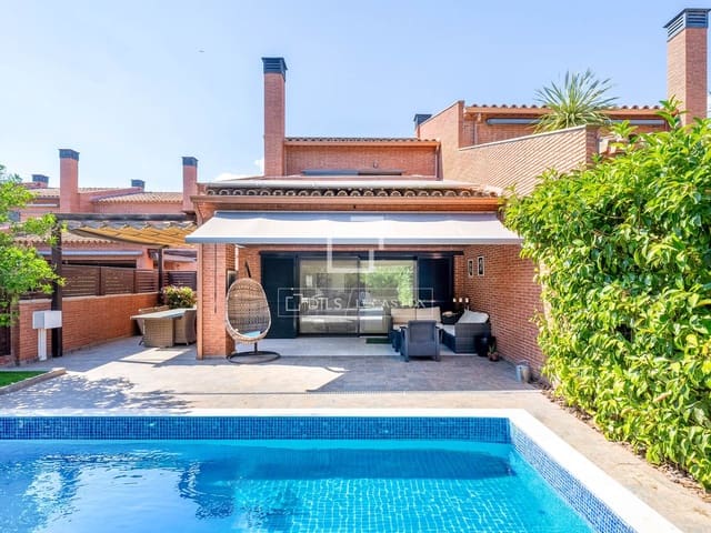 5 makuuhuone Huvila myytävänä paikassa Cambrils mukana uima-altaan 
autotalli - 690 000 € (Ref: 9950321)