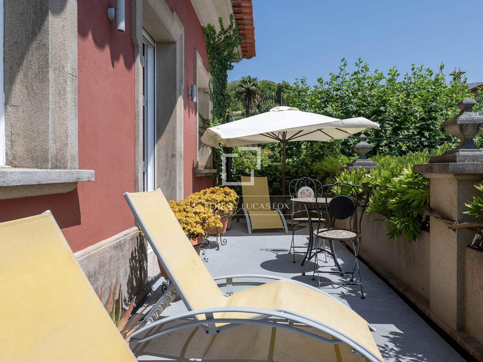5 soveværelse Villa til salg i Vilagarcia de Arousa med swimmingpool garage - € 690.000 (Ref: 9950600)