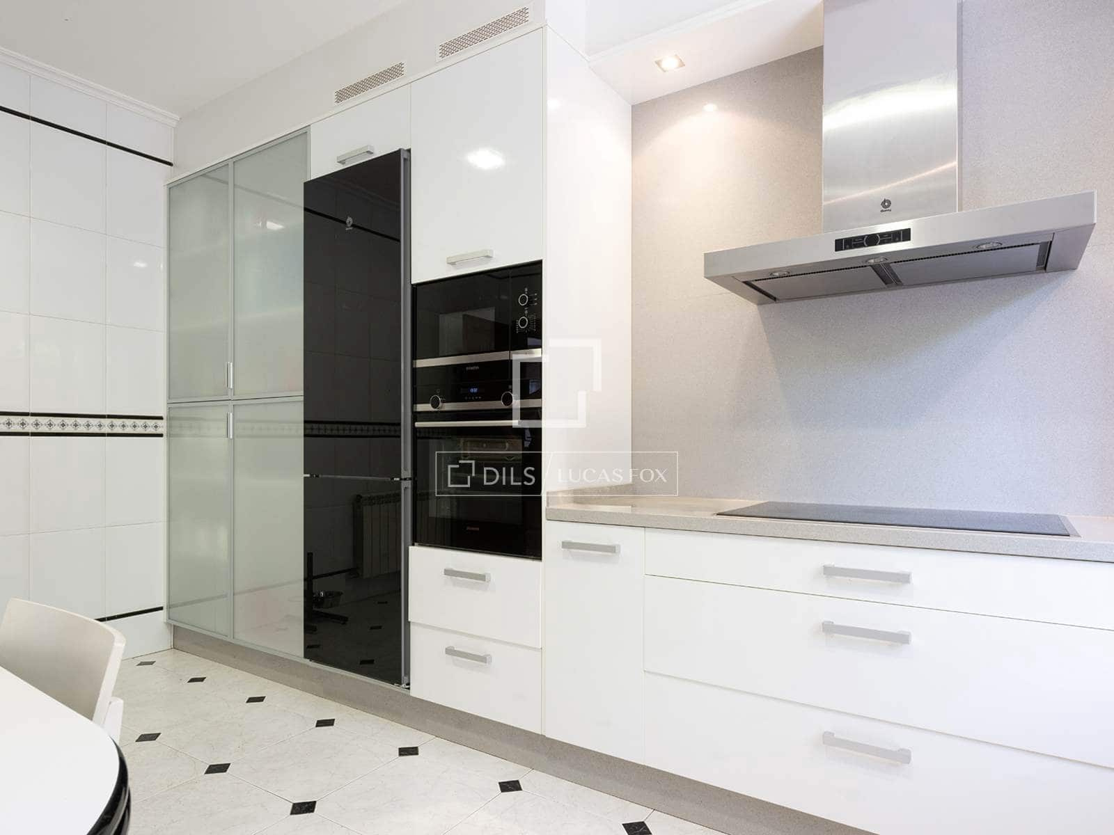 5 soveværelse Villa til salg i Vilagarcia de Arousa med swimmingpool garage - € 690.000 (Ref: 9950600)
