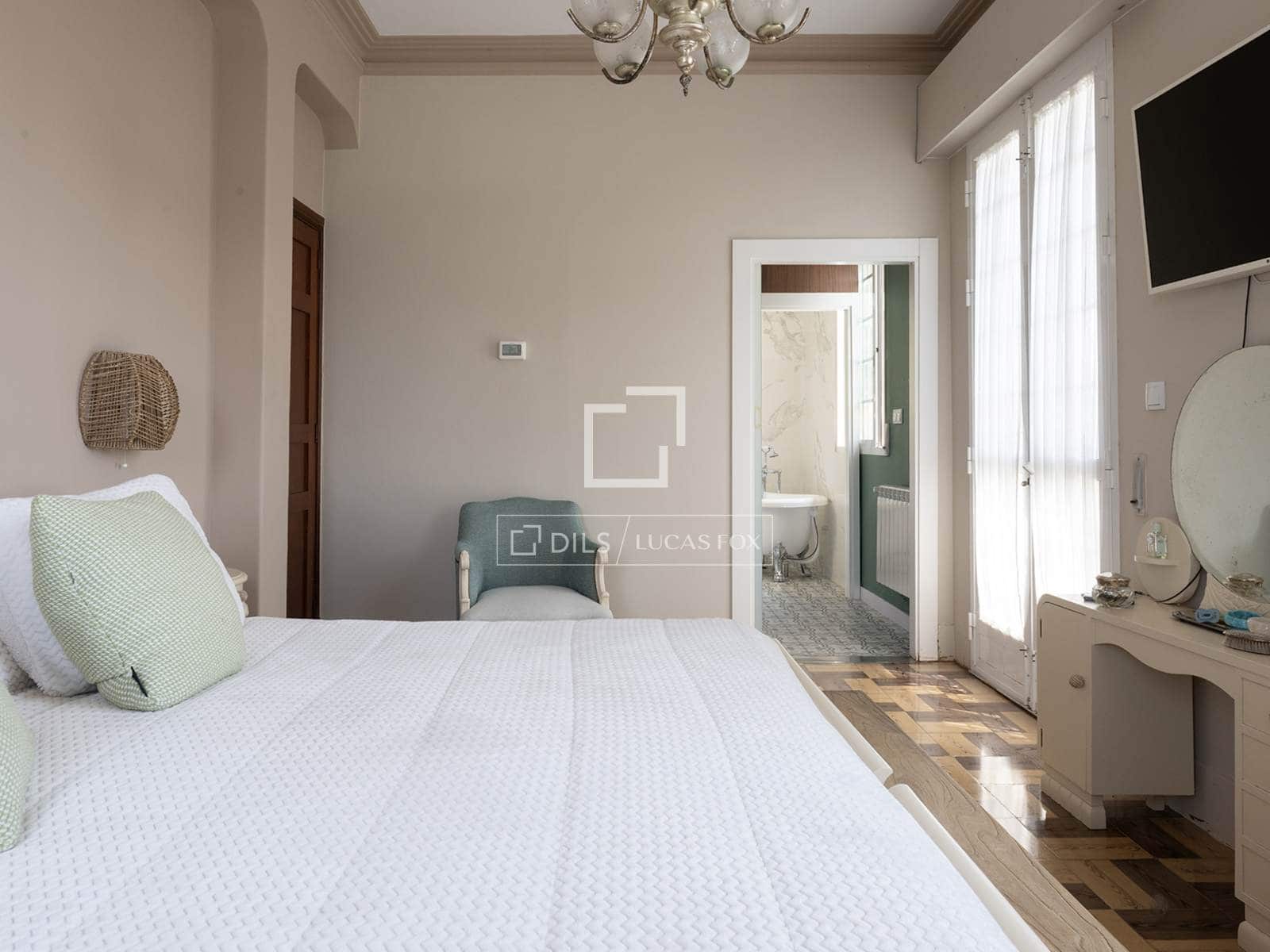 5 soveværelse Villa til salg i Vilagarcia de Arousa med swimmingpool garage - € 690.000 (Ref: 9950600)