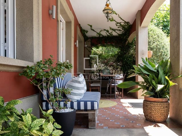 5 soverom Villa til salgs i Vilagarcía de Arousa med svømmebasseng garasje - € 690 000 (Ref: 9950600)