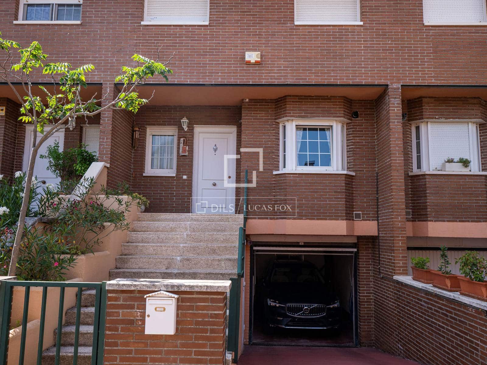 4 sovrum Villa att hyra i Madrid stad med pool garage - 2 400 € (Ref: 9950601)