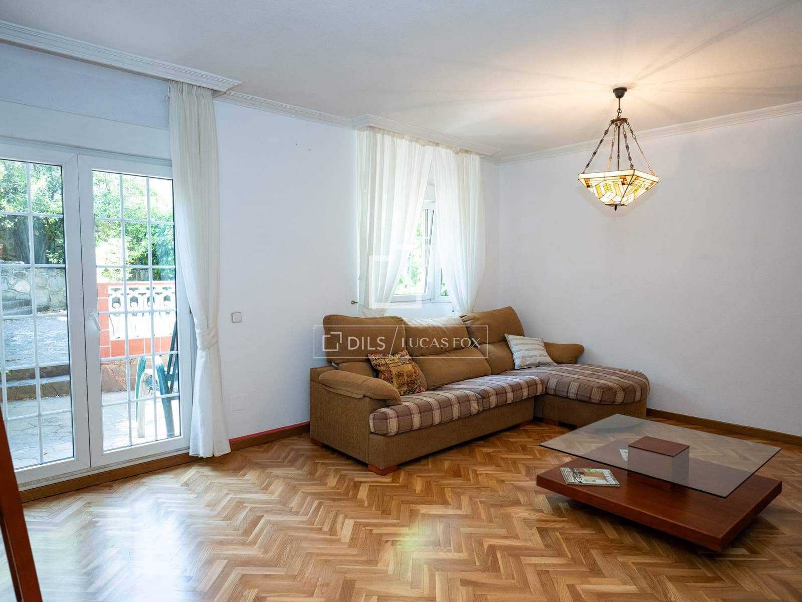 4 sovrum Villa att hyra i Madrid stad med pool garage - 2 400 € (Ref: 9950601)