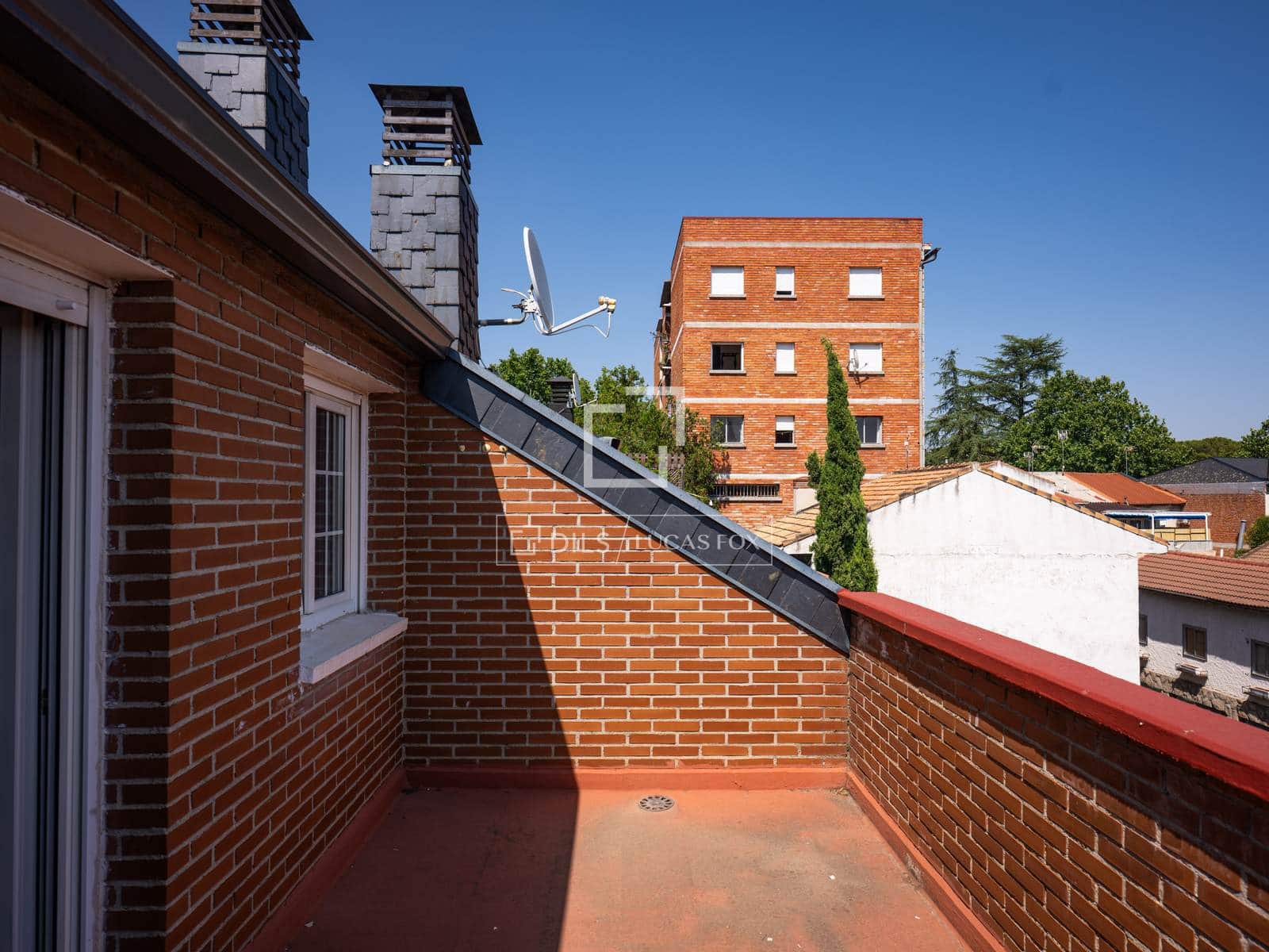 4 sovrum Villa att hyra i Madrid stad med pool garage - 2 400 € (Ref: 9950601)
