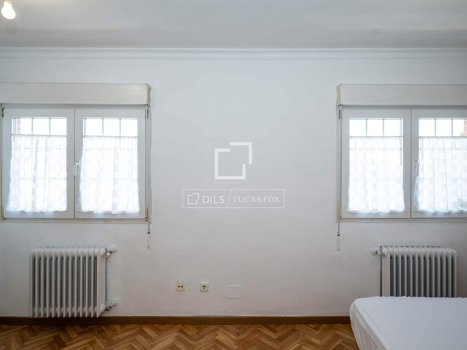 4 sovrum Villa att hyra i Madrid stad med pool garage - 2 400 € (Ref: 9950601)