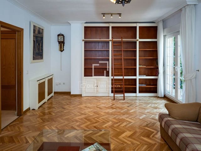 4 soverom Villa til leie i Madrid by med svømmebasseng garasje - € 2 400 (Ref: 9950601)