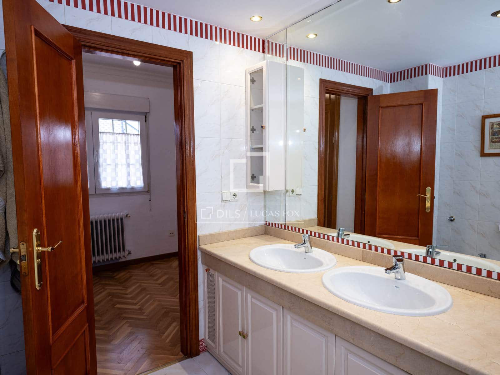 4 sovrum Villa att hyra i Madrid stad med pool garage - 2 400 € (Ref: 9950601)