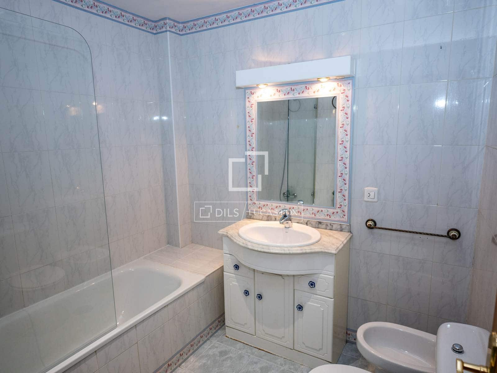 4 sovrum Villa att hyra i Madrid stad med pool garage - 2 400 € (Ref: 9950601)