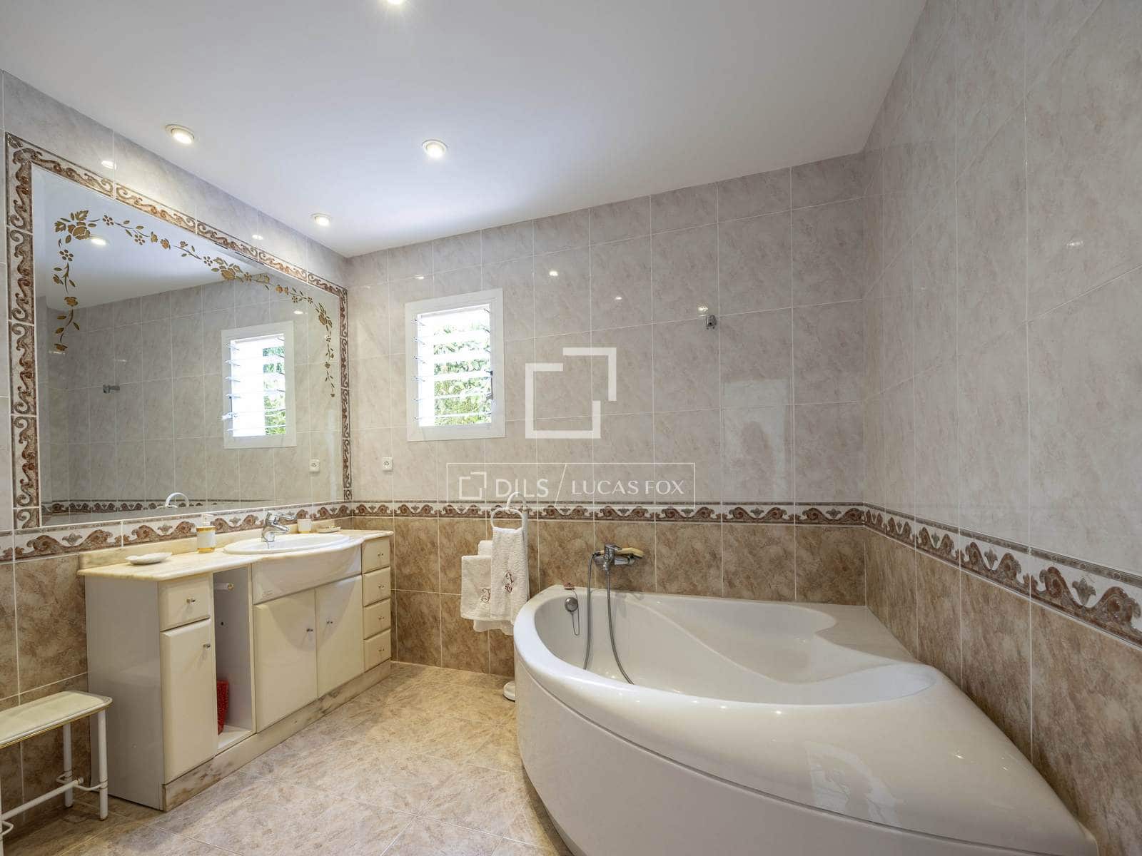 5 quarto Moradia para venda em Picassent com piscina garagem - 465 000 € (Ref: 9950724)