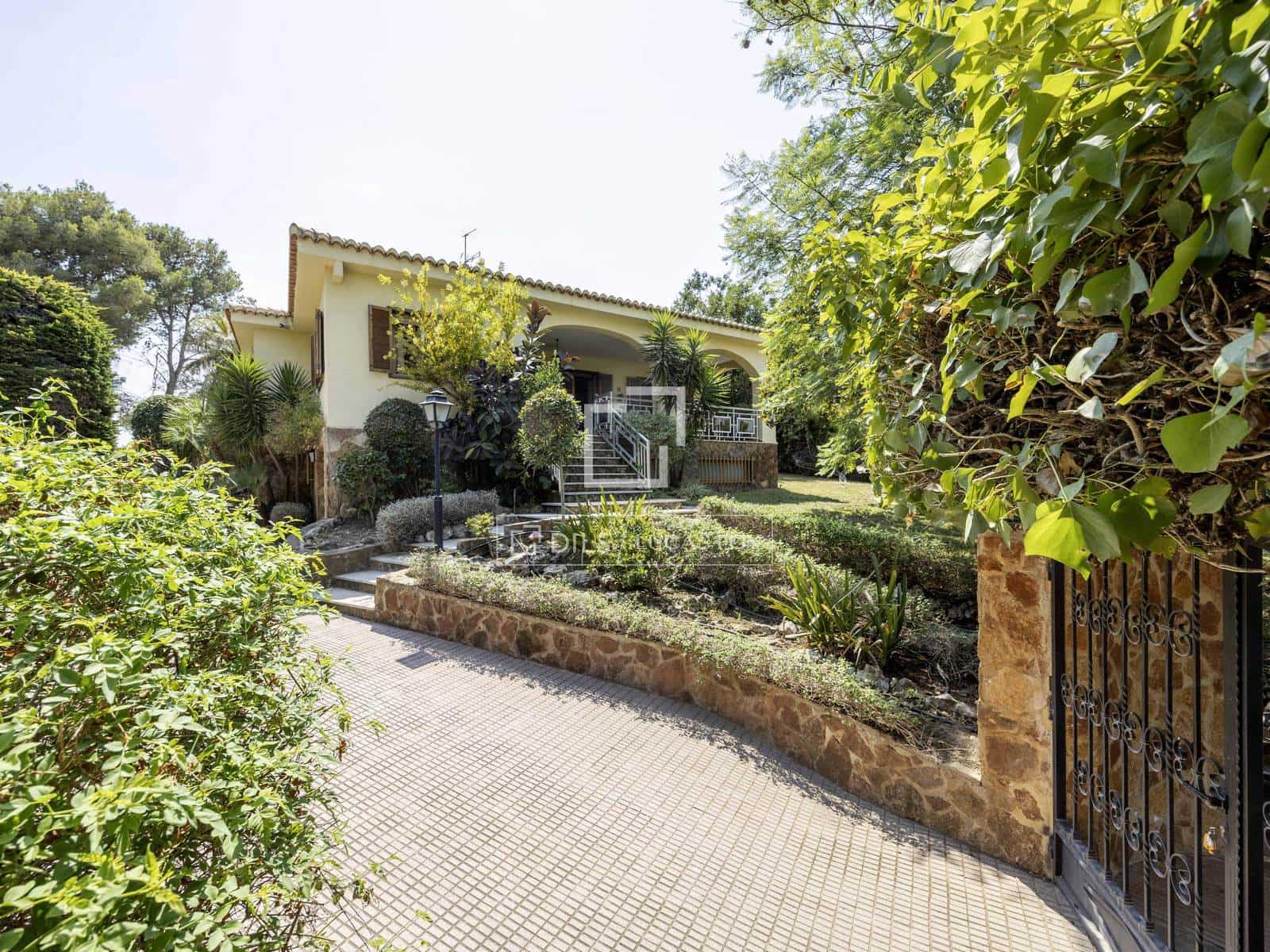 5 quarto Moradia para venda em Picassent com piscina garagem - 465 000 € (Ref: 9950724)