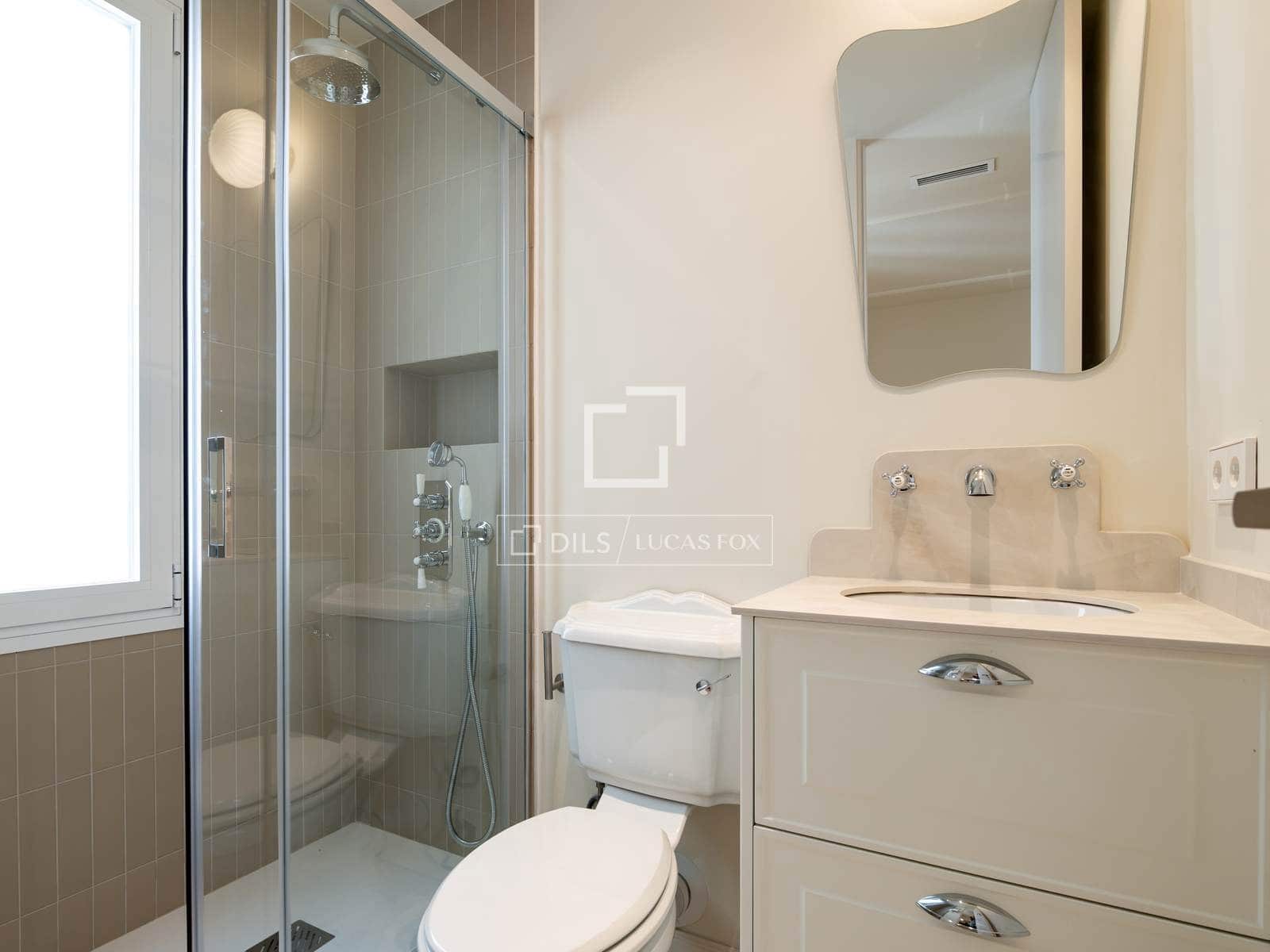 3 makuuhuone Huoneisto myytävänä paikassa Madrid kaupunki - 1 390 000 € (Ref: 9953035)
