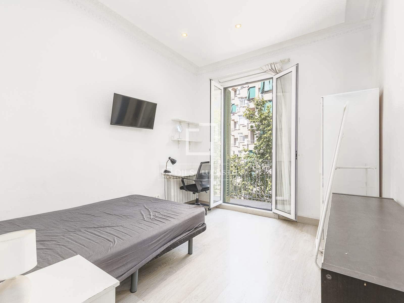 4 soveværelse Lejlighed til salg i Barcelona by - € 480.000 (Ref: 9953037)