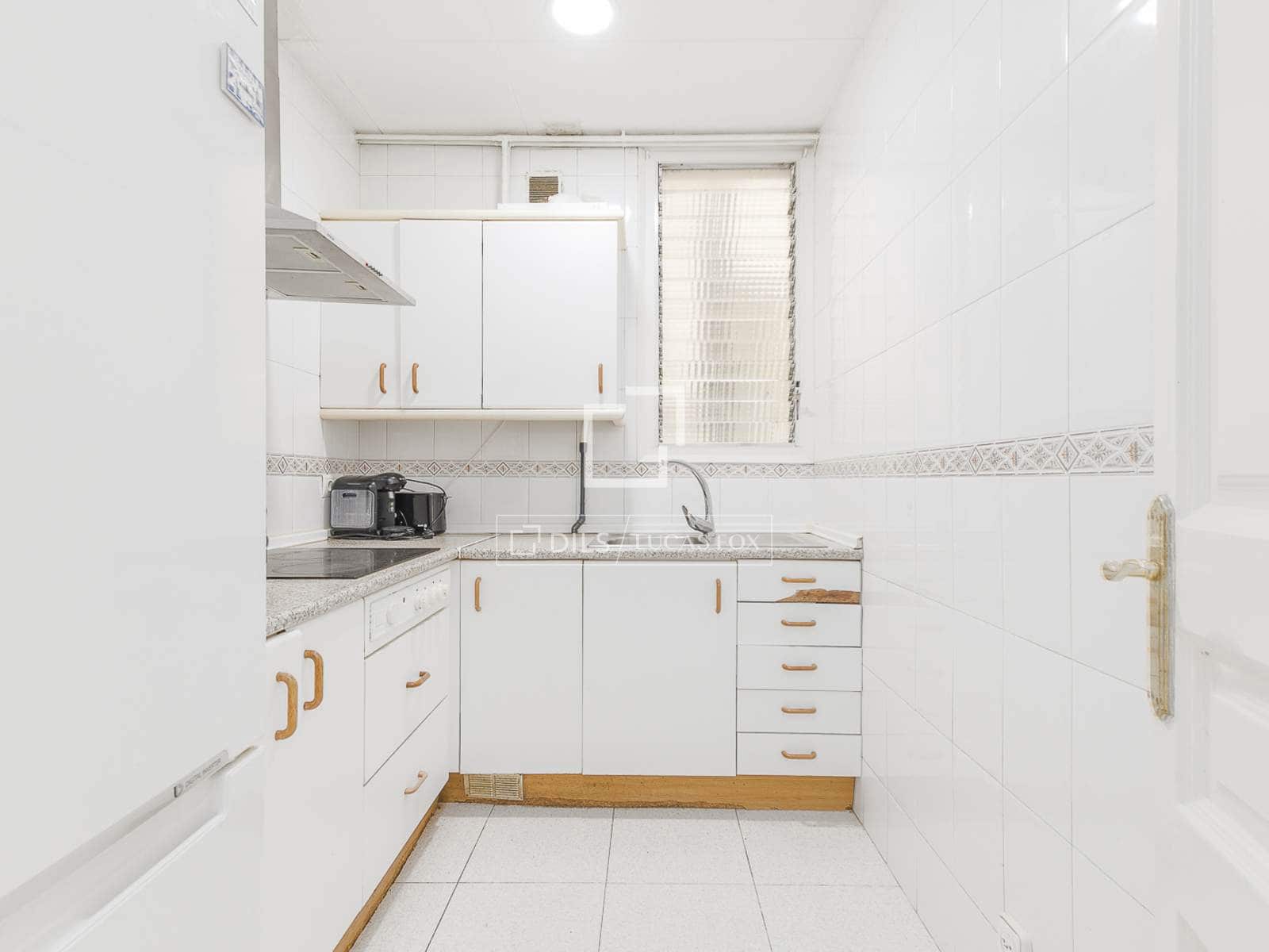 4 soveværelse Lejlighed til salg i Barcelona by - € 480.000 (Ref: 9953037)