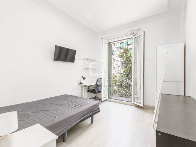 4 soveværelse Lejlighed til salg i Barcelona by - € 480.000 (Ref: 9953037)