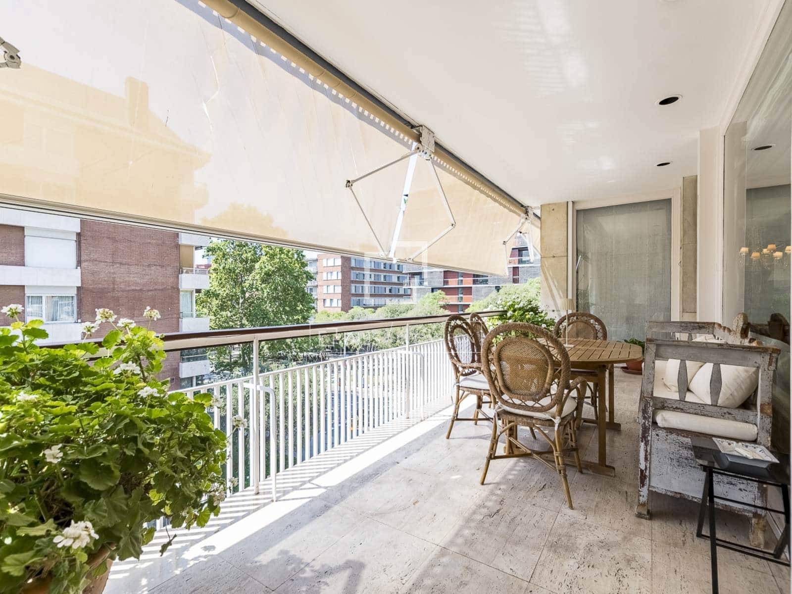 6 slaapkamer Appartement te koop in Barcelona stad met garage - € 4.700.000 (Ref: 9953038)