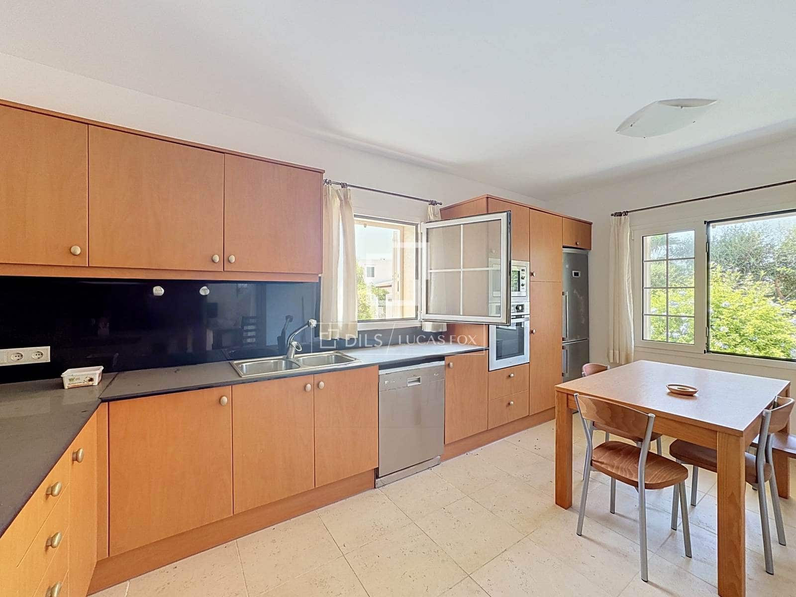 4 soverom Villa til salgs i San Luis / Sant Lluis med svømmebasseng garasje - € 1 217 000 (Ref: 9953351)