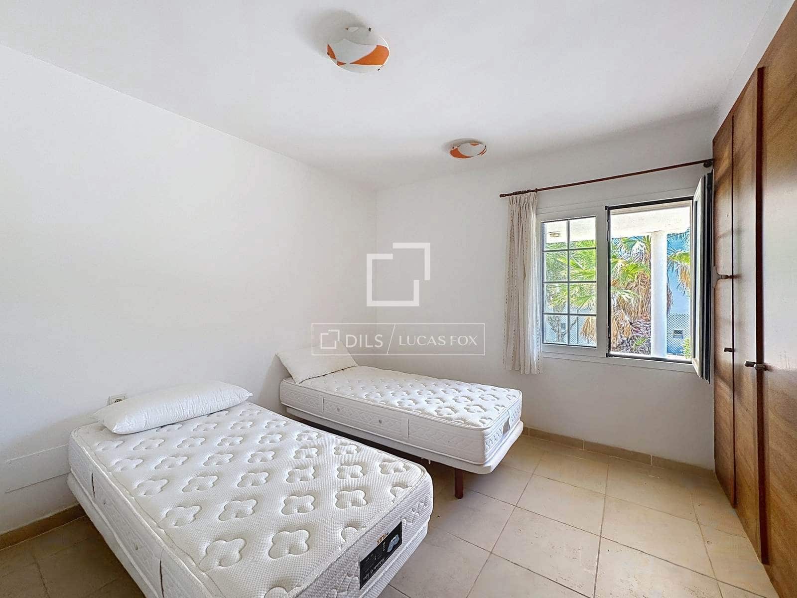 4 soverom Villa til salgs i San Luis / Sant Lluis med svømmebasseng garasje - € 1 217 000 (Ref: 9953351)