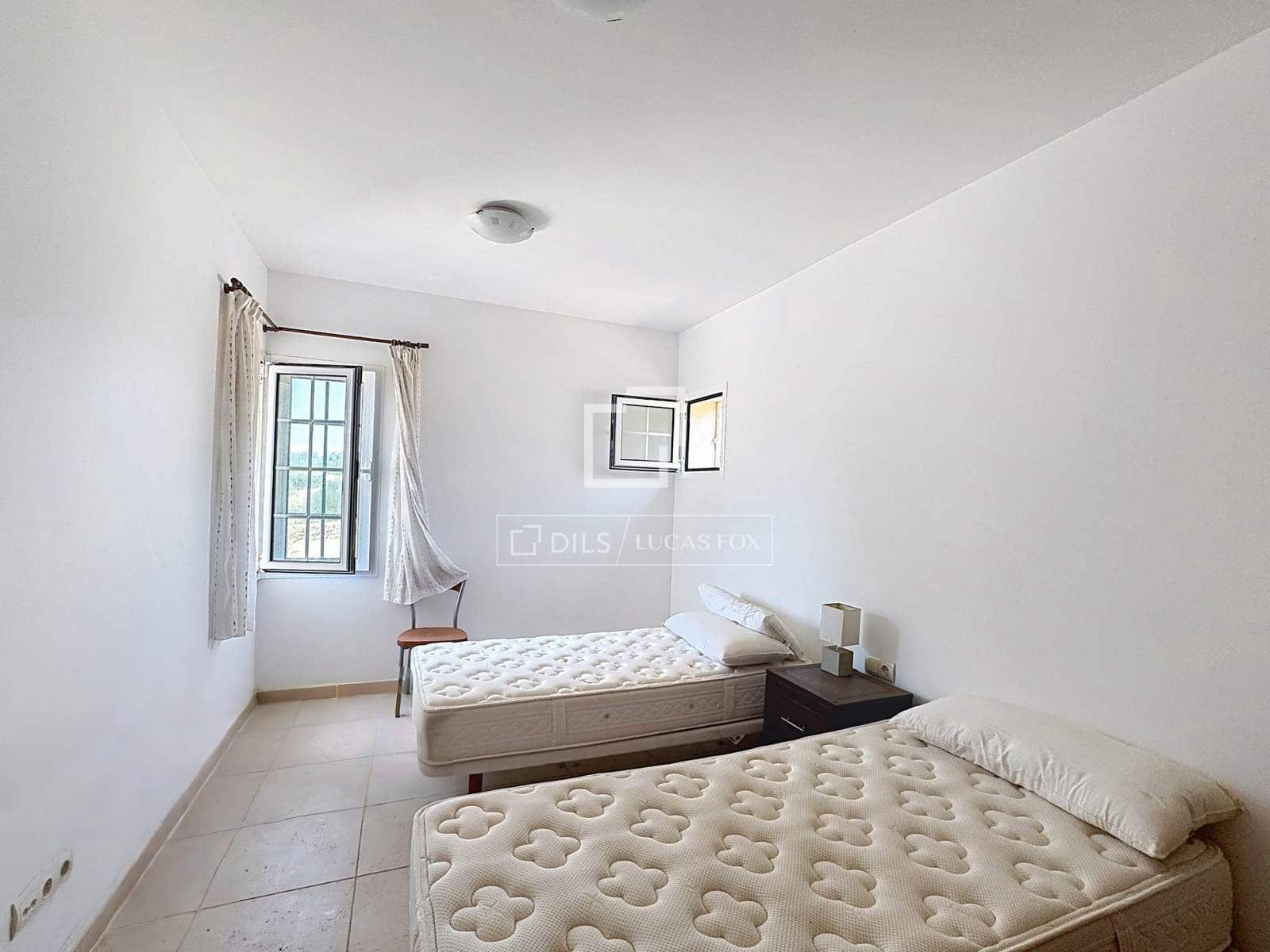 4 soverom Villa til salgs i San Luis / Sant Lluis med svømmebasseng garasje - € 1 217 000 (Ref: 9953351)