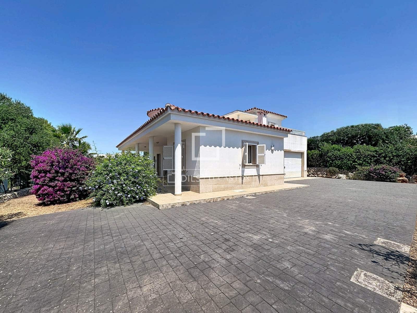 4 soverom Villa til salgs i San Luis / Sant Lluis med svømmebasseng garasje - € 1 217 000 (Ref: 9953351)
