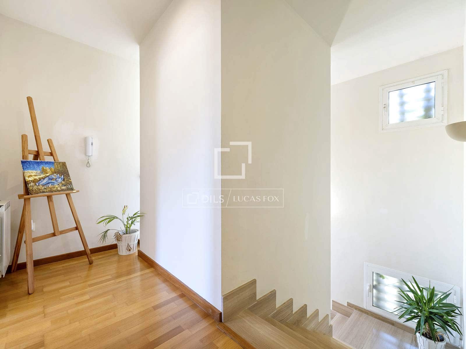 6 soverom Villa til salgs i Tarragona by med svømmebasseng garasje - € 625 000 (Ref: 9953353)