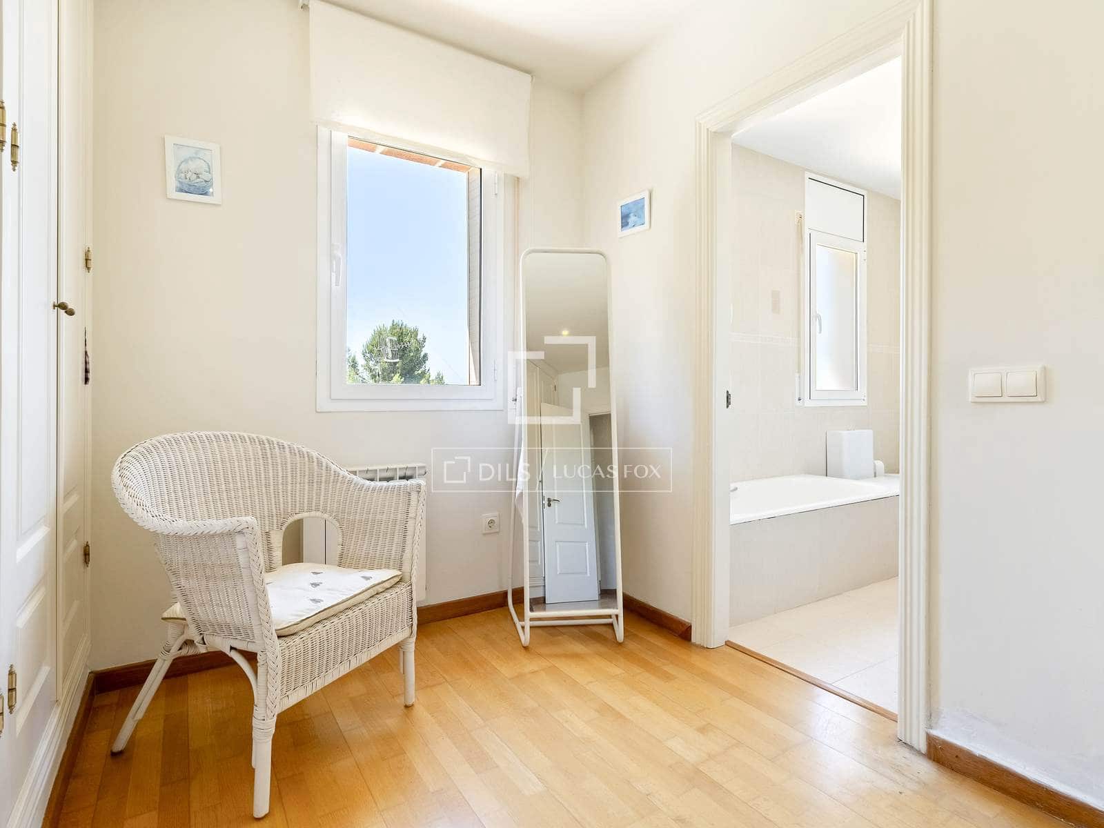 6 soverom Villa til salgs i Tarragona by med svømmebasseng garasje - € 625 000 (Ref: 9953353)