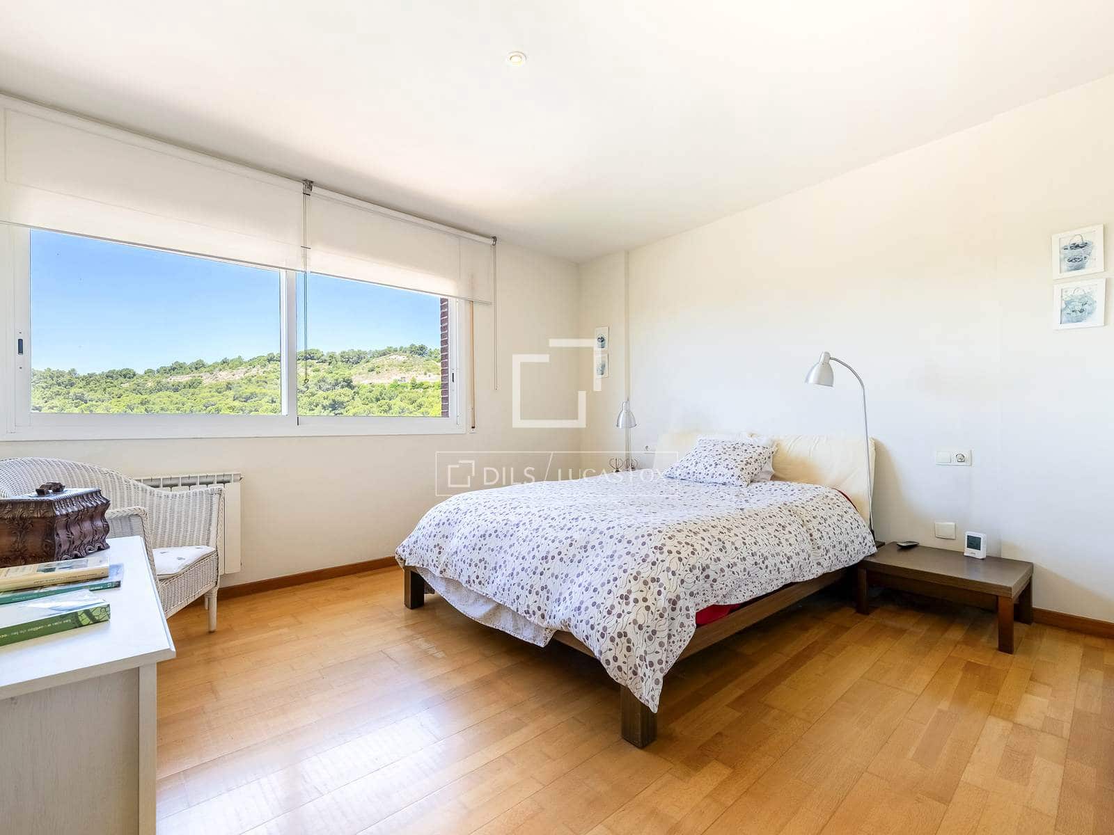 6 soverom Villa til salgs i Tarragona by med svømmebasseng garasje - € 625 000 (Ref: 9953353)
