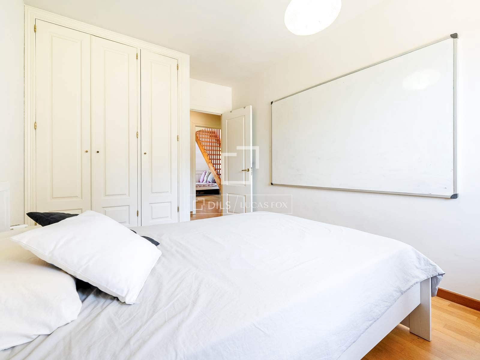 6 soverom Villa til salgs i Tarragona by med svømmebasseng garasje - € 625 000 (Ref: 9953353)