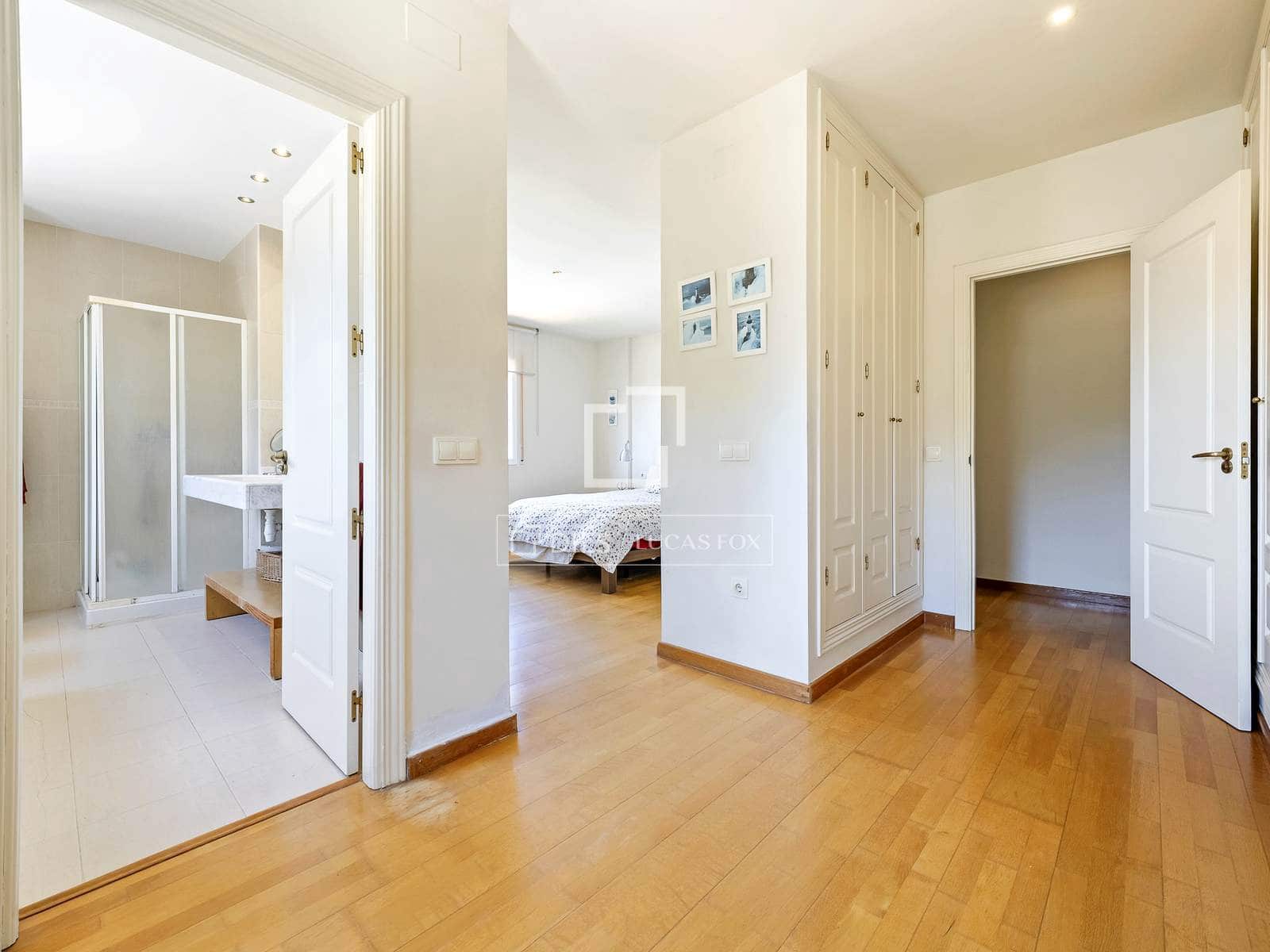 6 soverom Villa til salgs i Tarragona by med svømmebasseng garasje - € 625 000 (Ref: 9953353)