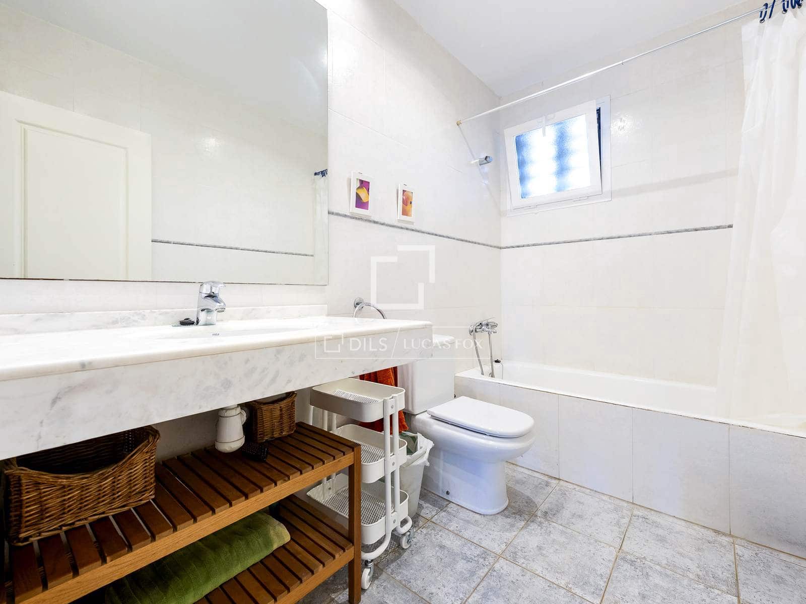 6 soverom Villa til salgs i Tarragona by med svømmebasseng garasje - € 625 000 (Ref: 9953353)