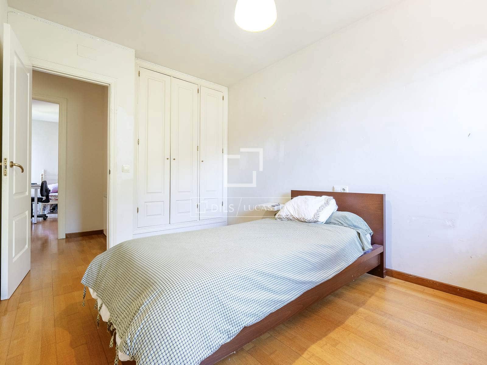 6 soverom Villa til salgs i Tarragona by med svømmebasseng garasje - € 625 000 (Ref: 9953353)