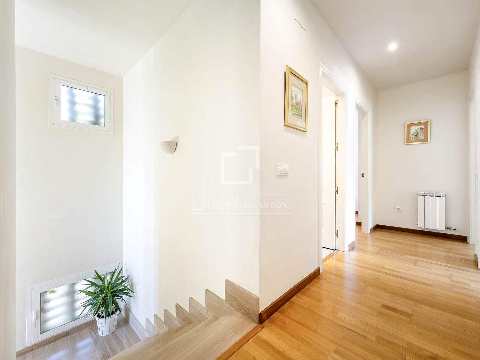 6 soverom Villa til salgs i Tarragona by med svømmebasseng garasje - € 625 000 (Ref: 9953353)
