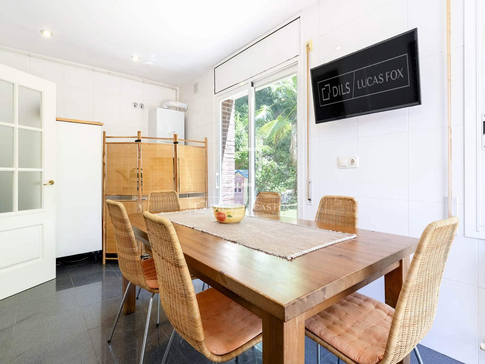 6 soverom Villa til salgs i Tarragona by med svømmebasseng garasje - € 625 000 (Ref: 9953353)