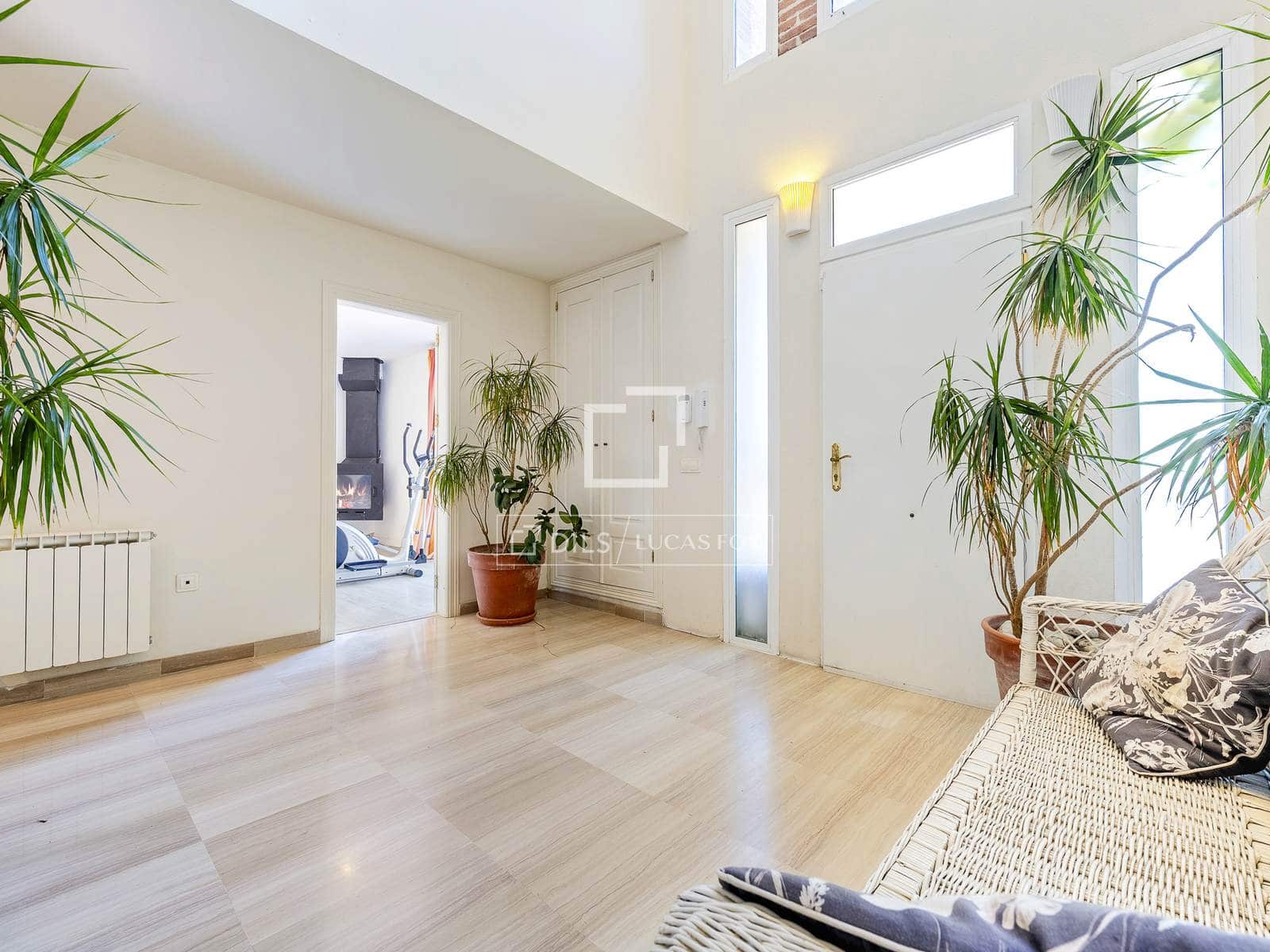 6 soverom Villa til salgs i Tarragona by med svømmebasseng garasje - € 625 000 (Ref: 9953353)