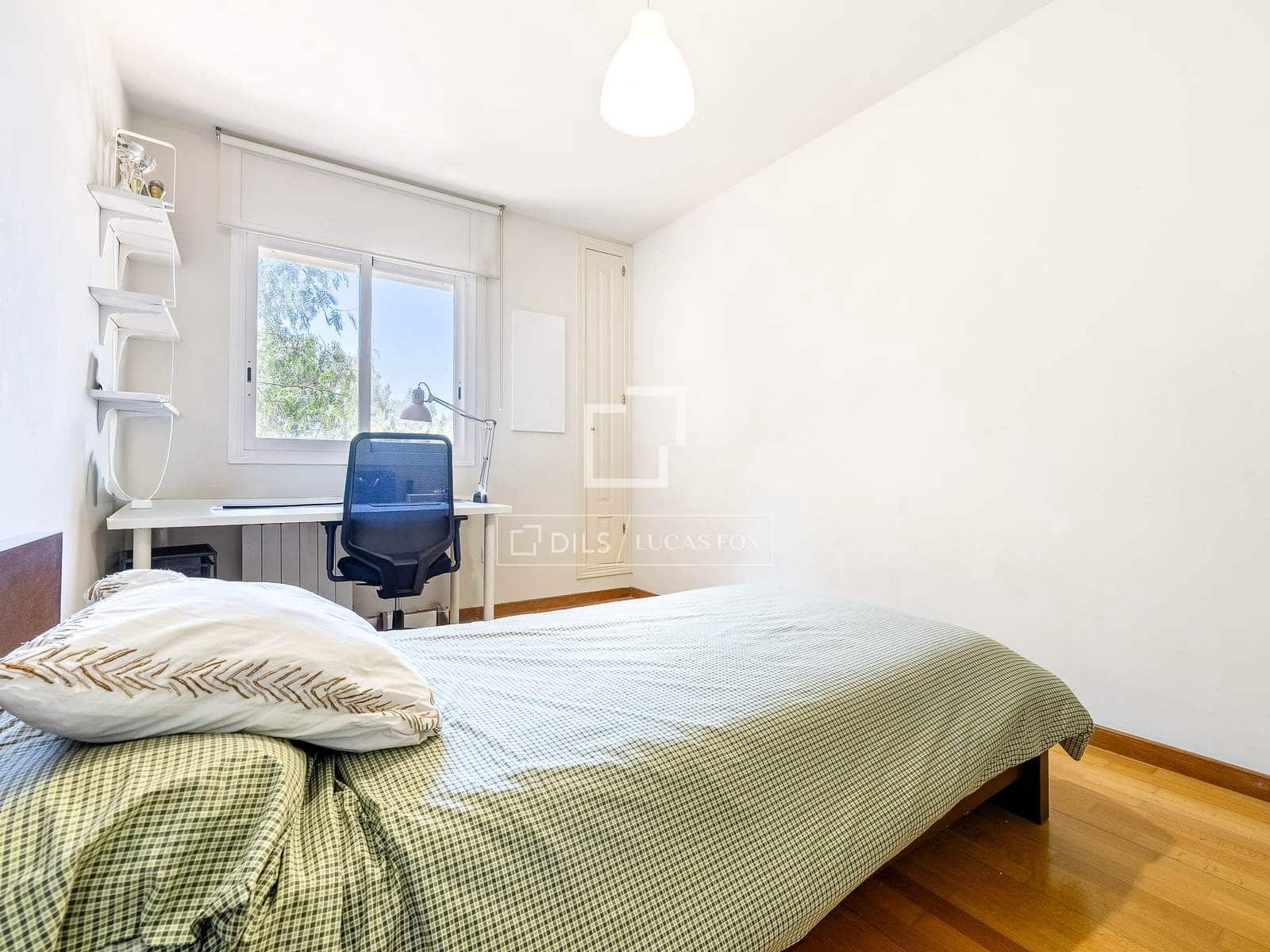 6 soverom Villa til salgs i Tarragona by med svømmebasseng garasje - € 625 000 (Ref: 9953353)
