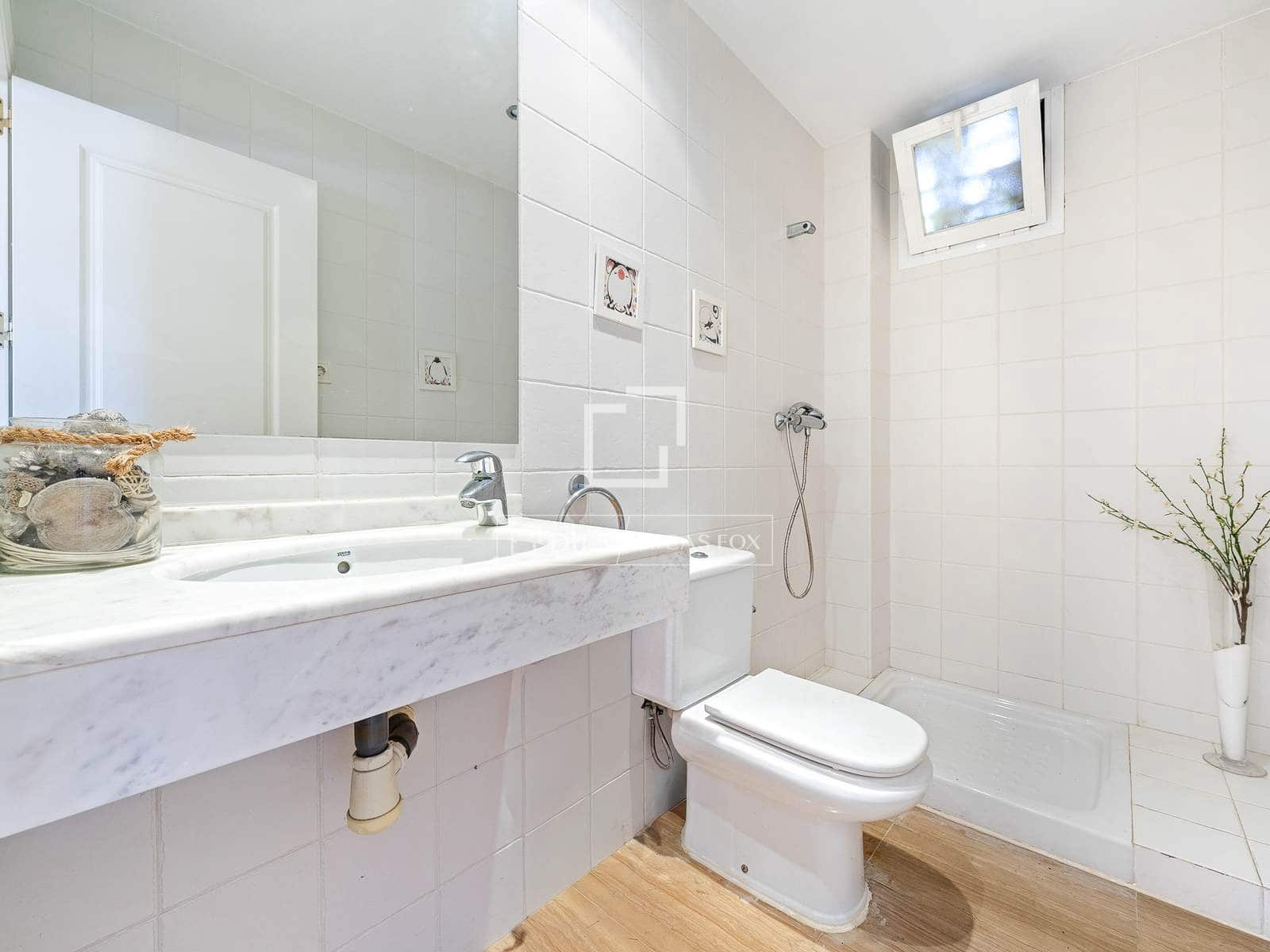 6 soverom Villa til salgs i Tarragona by med svømmebasseng garasje - € 625 000 (Ref: 9953353)