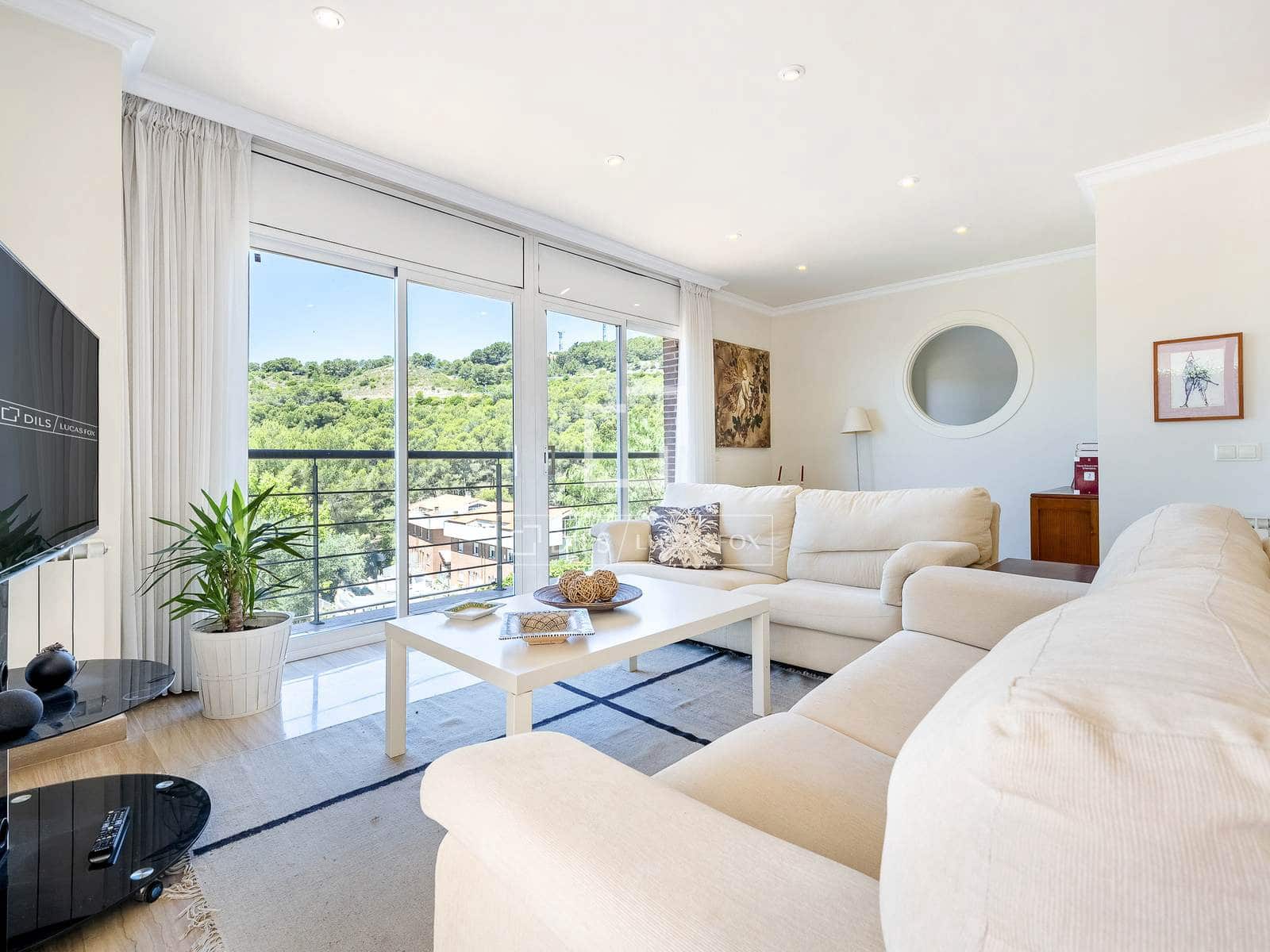 6 soverom Villa til salgs i Tarragona by med svømmebasseng garasje - € 625 000 (Ref: 9953353)