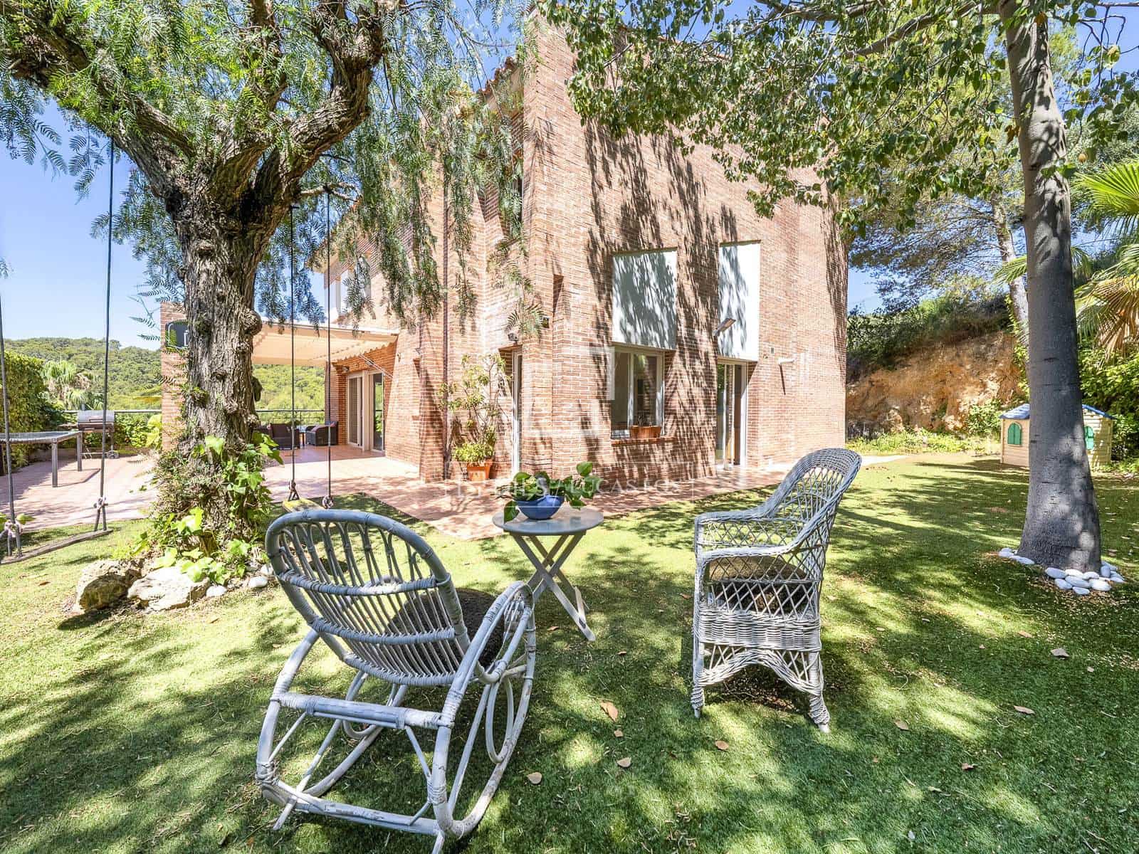 6 soverom Villa til salgs i Tarragona by med svømmebasseng garasje - € 625 000 (Ref: 9953353)