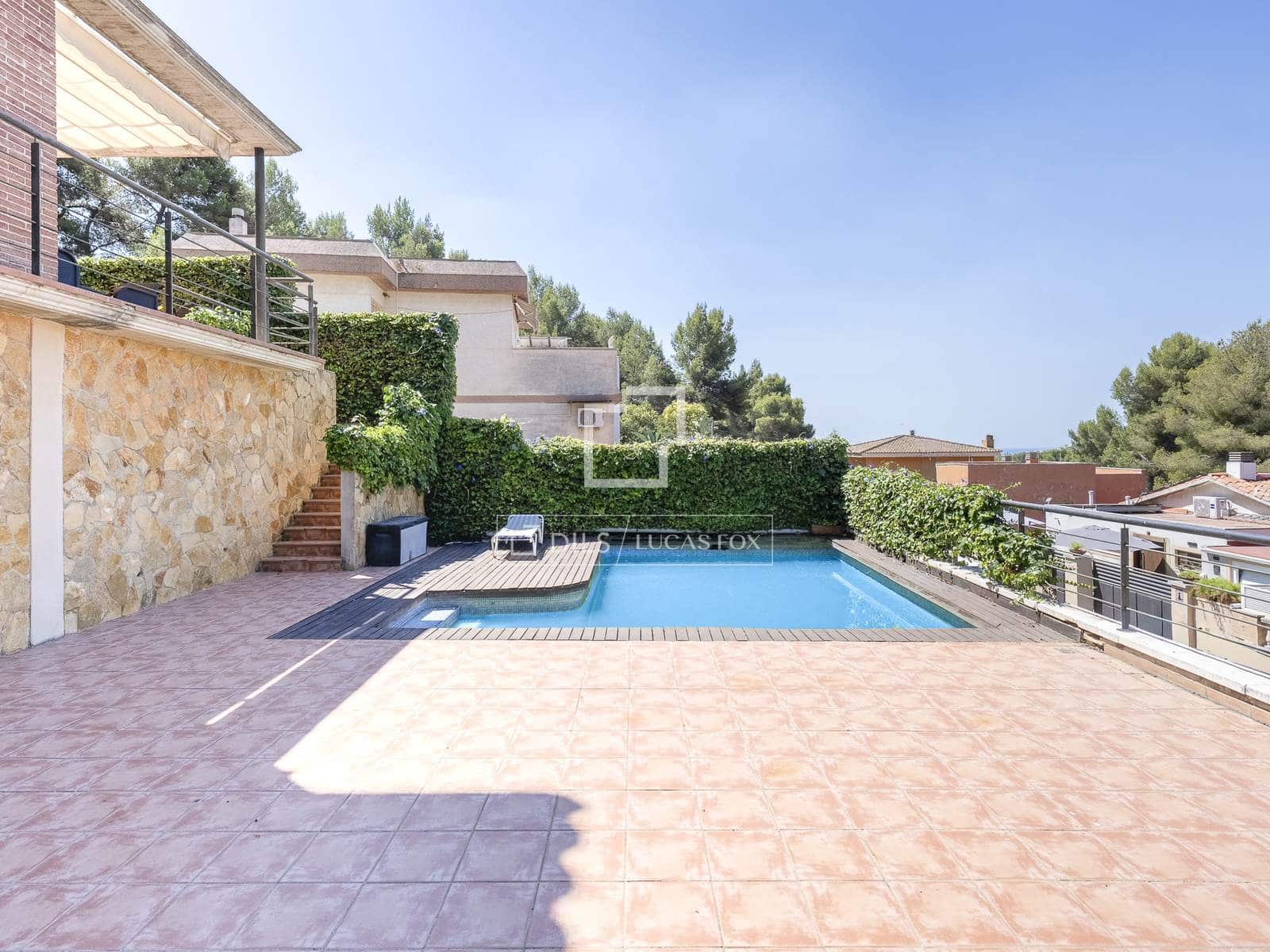 6 soverom Villa til salgs i Tarragona by med svømmebasseng garasje - € 625 000 (Ref: 9953353)