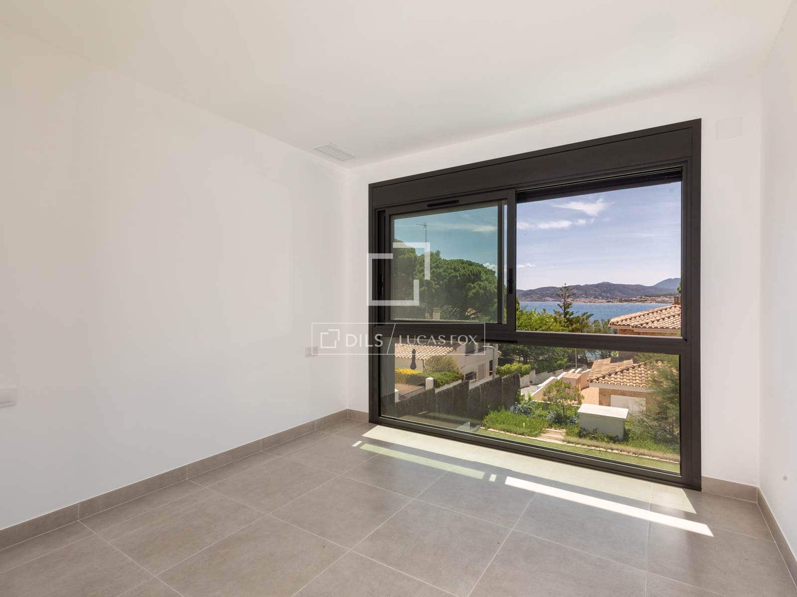 5 soveværelse Villa til salg i Llanca med swimmingpool garage - € 1.375.000 (Ref: 9953354)