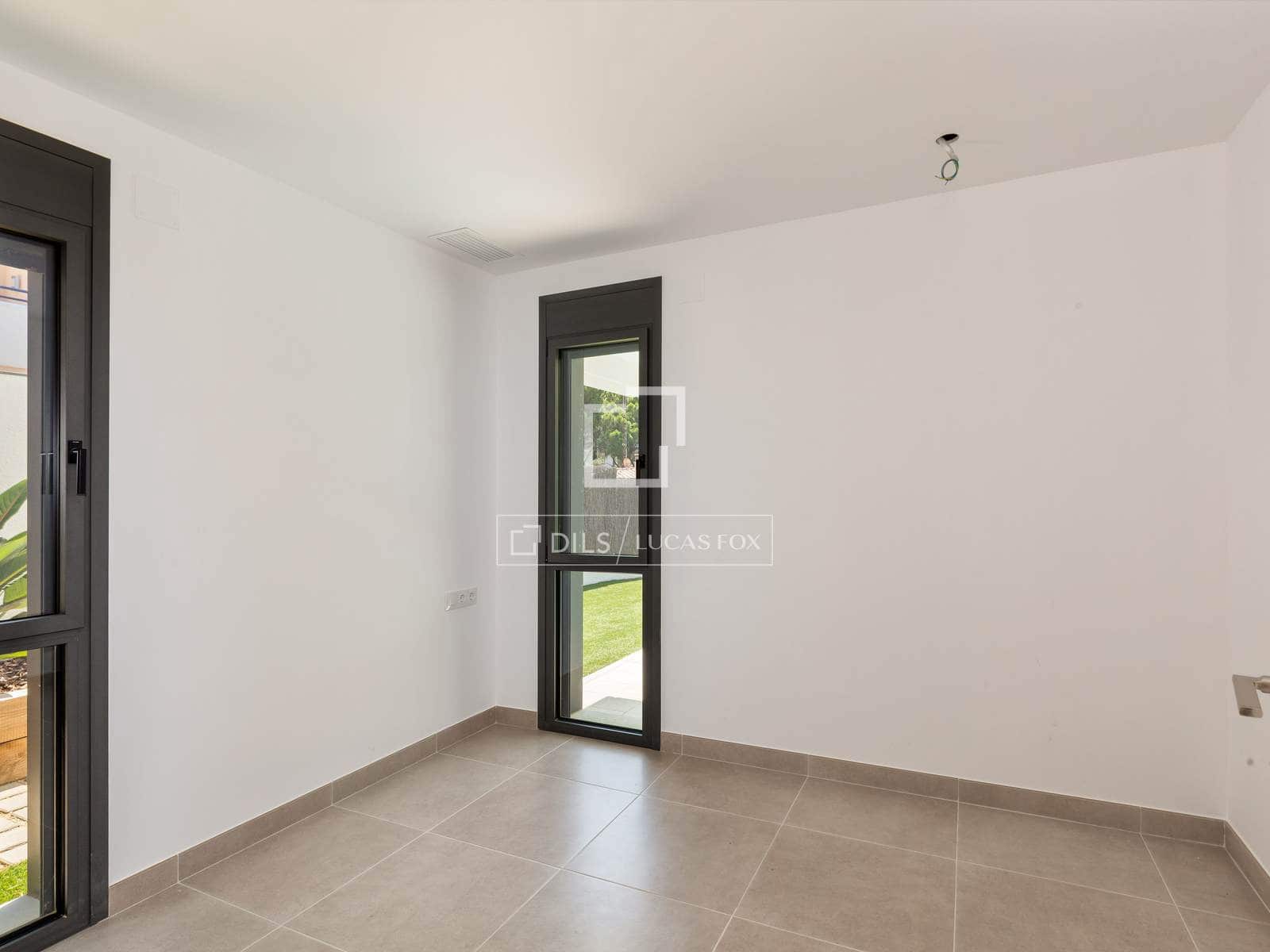5 soveværelse Villa til salg i Llanca med swimmingpool garage - € 1.375.000 (Ref: 9953354)