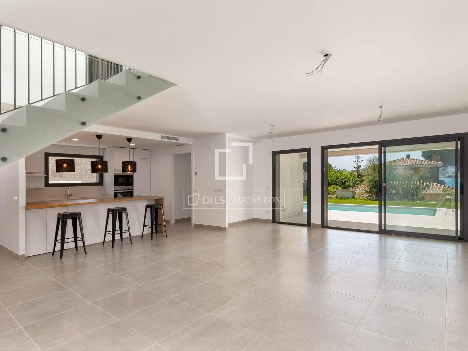 5 soveværelse Villa til salg i Llanca med swimmingpool garage - € 1.375.000 (Ref: 9953354)