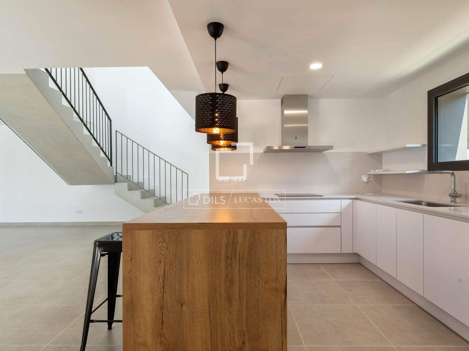 5 soveværelse Villa til salg i Llanca med swimmingpool garage - € 1.375.000 (Ref: 9953354)