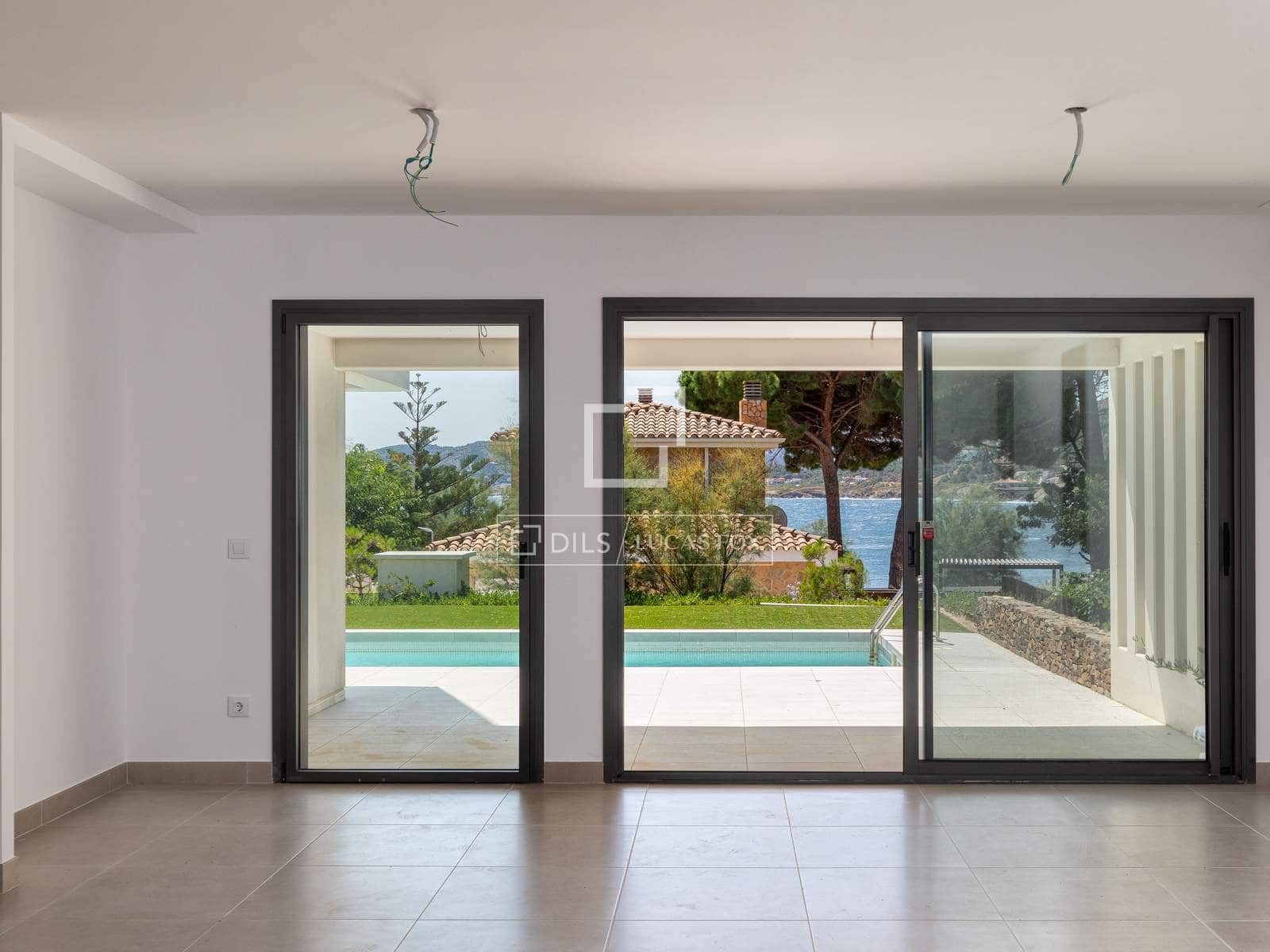 5 soveværelse Villa til salg i Llanca med swimmingpool garage - € 1.375.000 (Ref: 9953354)