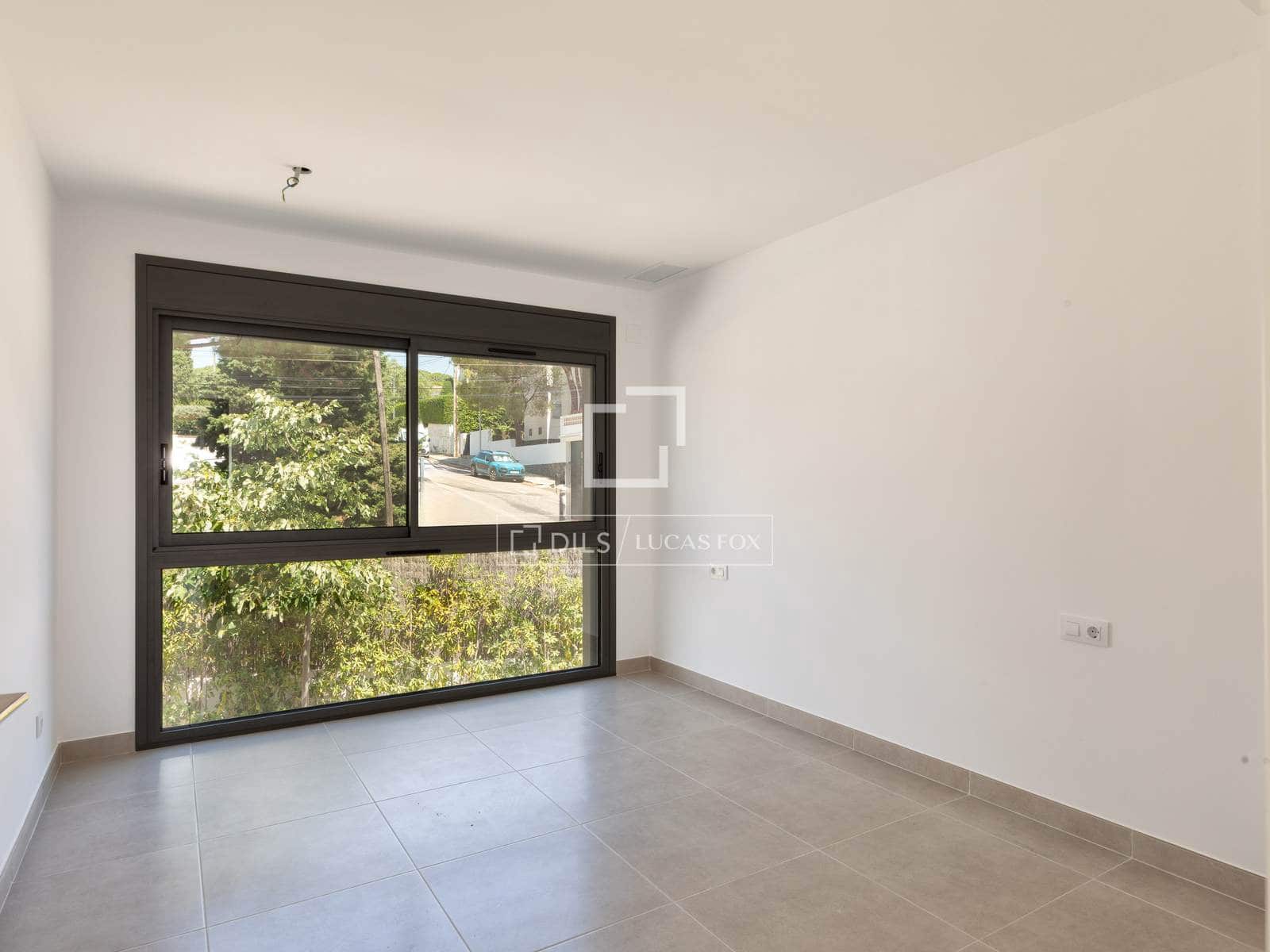 5 soveværelse Villa til salg i Llanca med swimmingpool garage - € 1.375.000 (Ref: 9953354)