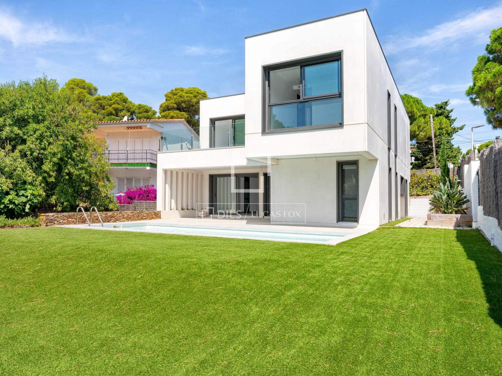 5 soveværelse Villa til salg i Llanca med swimmingpool garage - € 1.375.000 (Ref: 9953354)