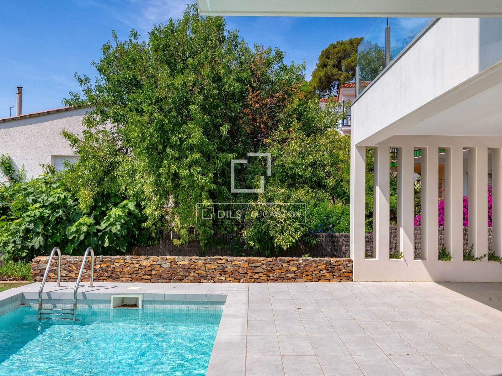 5 soveværelse Villa til salg i Llanca med swimmingpool garage - € 1.375.000 (Ref: 9953354)